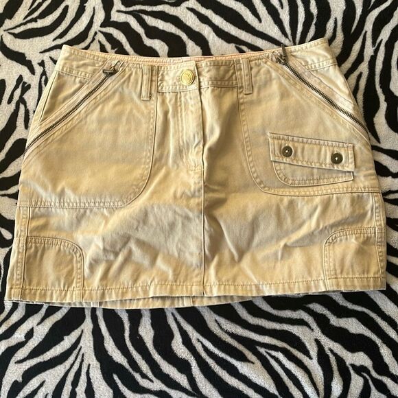 3/$15 🌻The limited shirt khaki beige mini skirt gold detail hardware size 10 - Picture 2 of 11